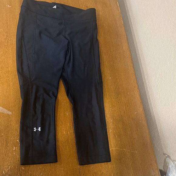 Under Armour Black Athletic Leggings - Picture 1 of 1